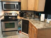 852 Carroll St photo'