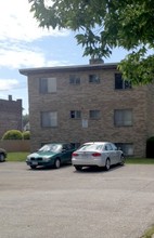 4135 Rocky River Dr in Cleveland, OH - Foto de edificio - Building Photo