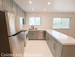 1724 Broadway St in Oceanside, CA - Building Photo - Building Photo