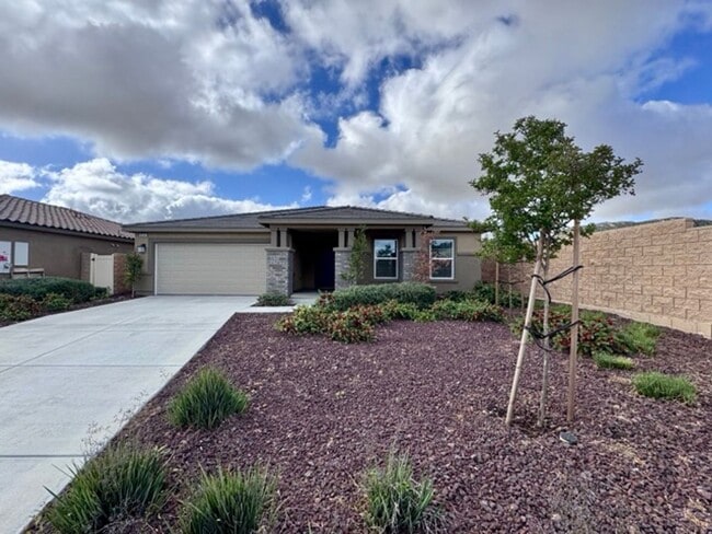 32261 Wild W Ct in Winchester, CA - Building Photo - Building Photo