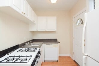 1108 W Wellington Ave in Chicago, IL - Foto de edificio - Building Photo