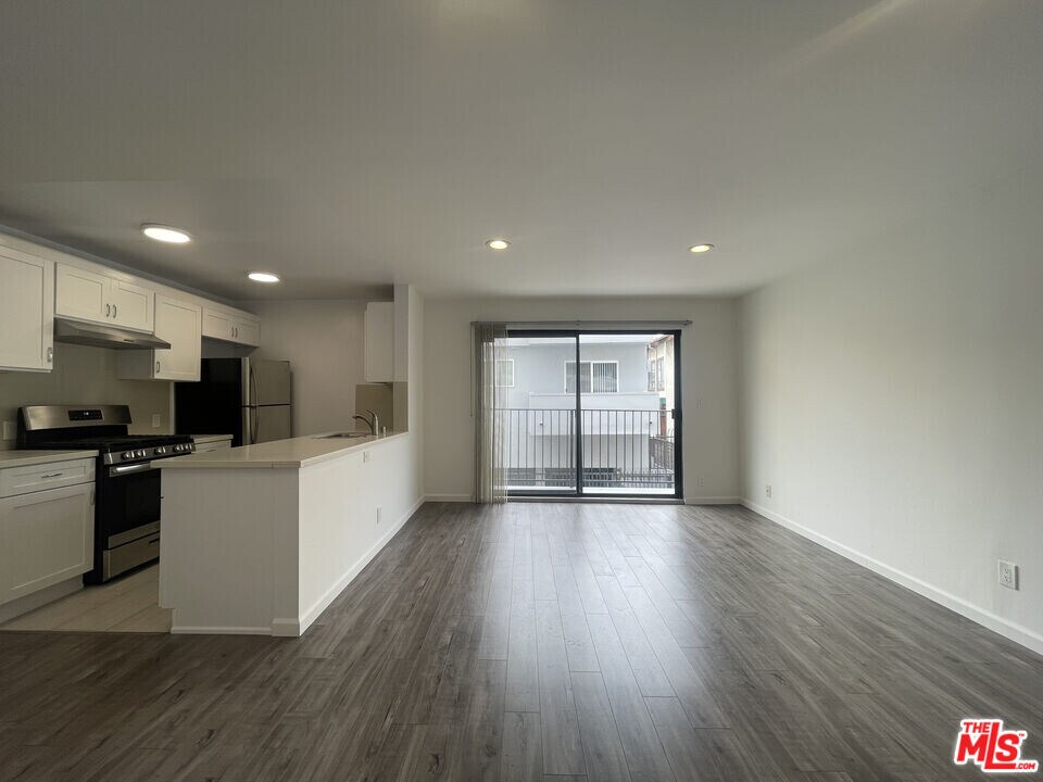 1531 N Detroit St in Los Angeles, CA - Building Photo