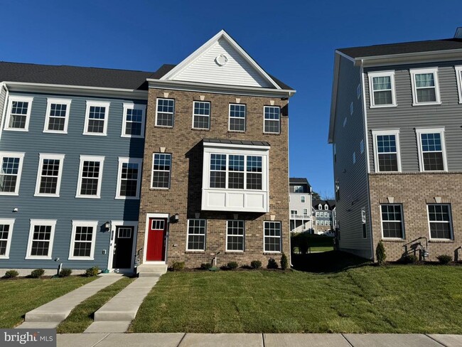 1809 Parham Wy in Woodlawn, MD - Foto de edificio - Building Photo