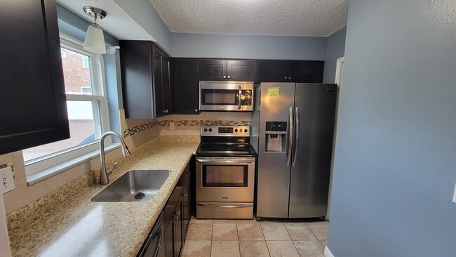 213 Charmers Ct in St. Louis, MO - Building Photo - Building Photo