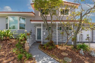 141 NW 72nd Way in Hollywood, FL - Building Photo