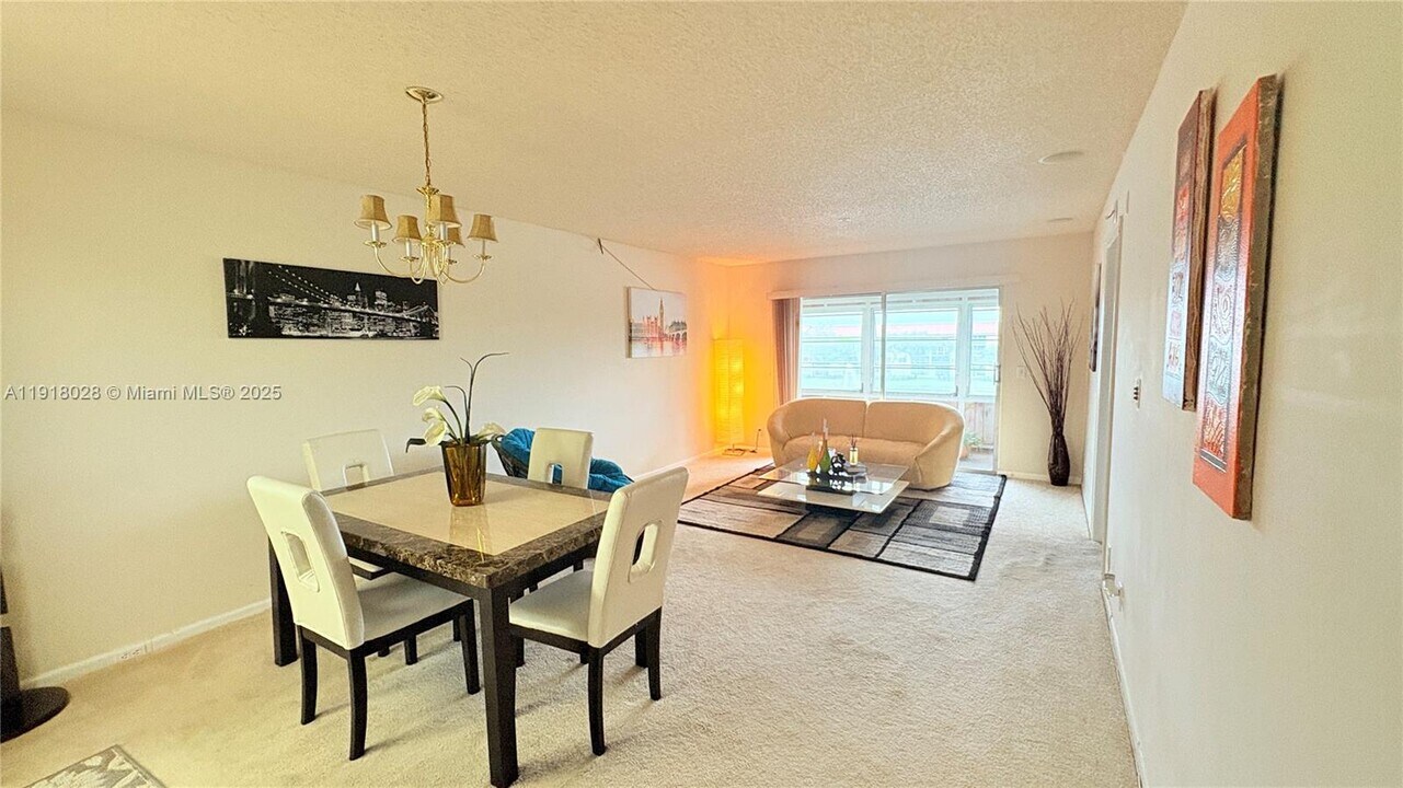 12900 SW 13th St in Pembroke Pines, FL - Building Photo