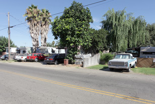 Driftwood Mobile Home Park Apartments