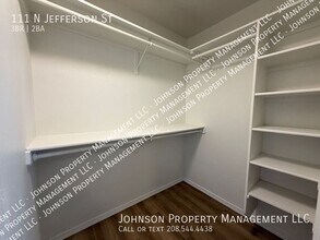 111 N Jefferson St in Nampa, ID - Foto de edificio - Building Photo