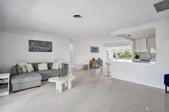 246 NE 30th St in Boca Raton, FL - Building Photo - Building Photo