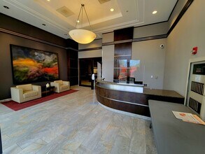 645 N Kingsbury St, Unit 2104 in Chicago, IL - Building Photo - Building Photo