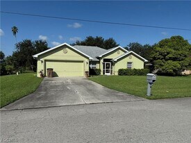 235 David Ave in Lehigh Acres, FL - Building Photo