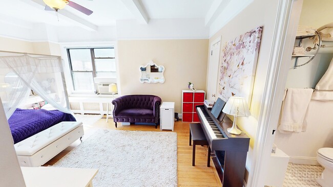 235 W 102nd St in New York, NY - Building Photo - Building Photo