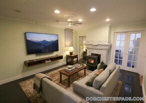 235 Savin Hill Ave, Unit 1 in Boston, MA - Building Photo