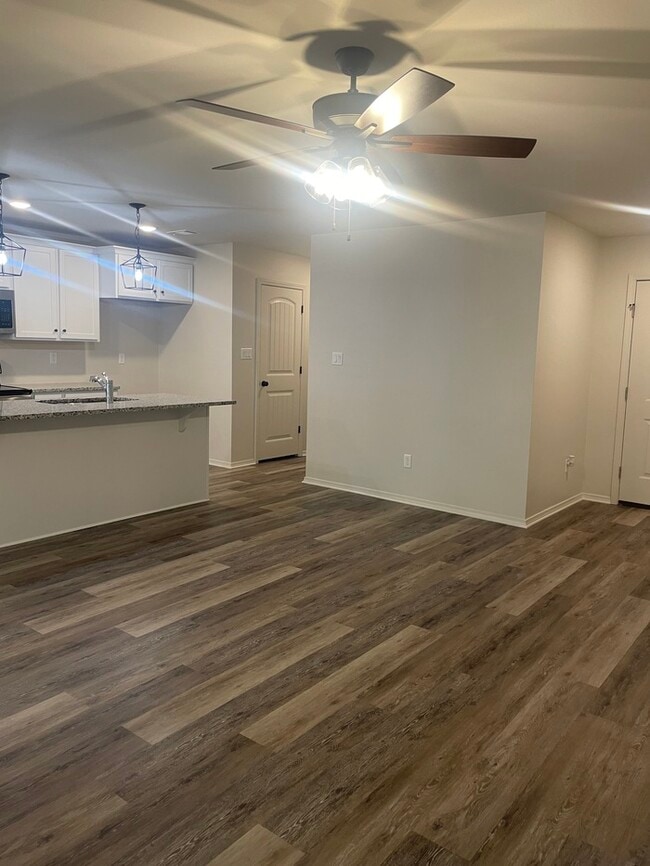 1048 Heritage Way in Bryant, AR - Building Photo - Building Photo