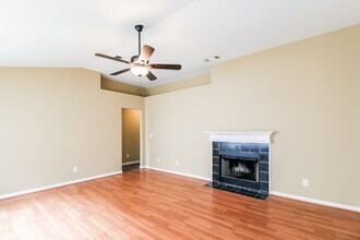 295 Lakeview Trail in Covington, GA - Foto de edificio - Building Photo