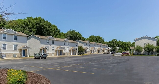 4477 Lake Michigan Dr in Allendale, MI - Building Photo - Building Photo