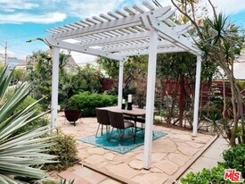 2303 Dell Ave in Los Angeles, CA - Building Photo