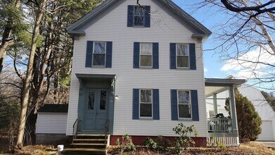 126 Sullivan St in Berwick, ME - Building Photo - Building Photo