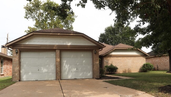property at 915 Valley Ranch Dr