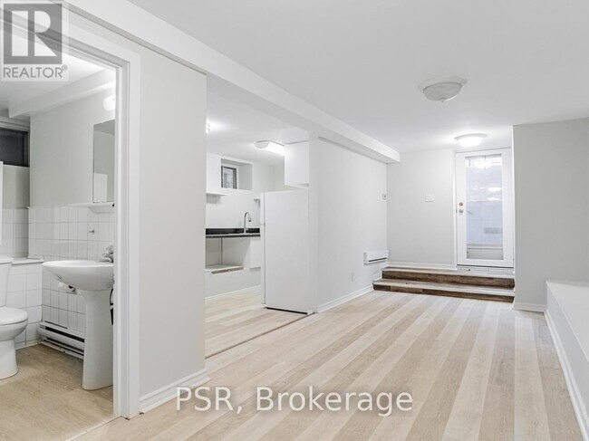 50 Parkdale Rd in Toronto, ON - Building Photo - Building Photo