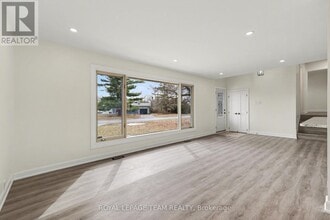 9 Greenwich Ave in Ottawa, ON - Building Photo - Building Photo