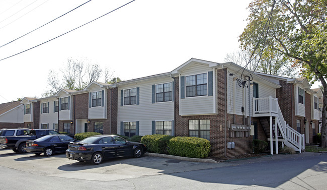 New Castle Apartments in East Ridge, TN - Building Photo - Building Photo