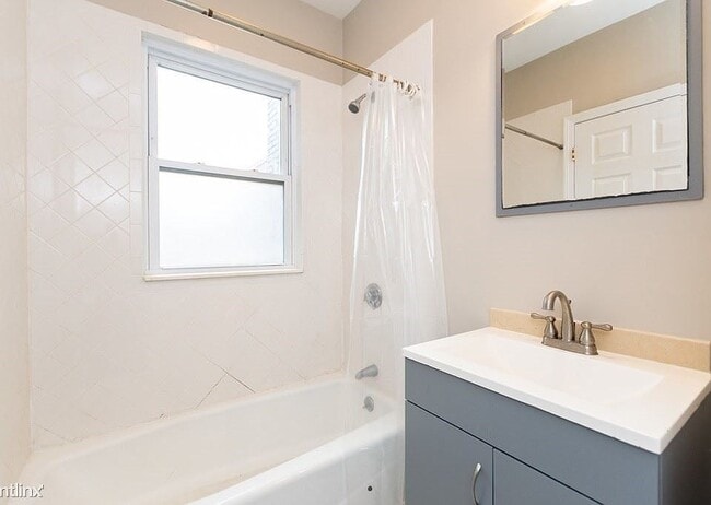 112 Allston St, Unit F4 in Boston, MA - Foto de edificio - Building Photo
