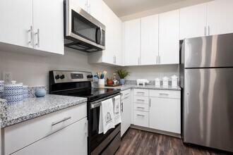 Buckhill Village in Burlington, NC - Foto de edificio - Interior Photo