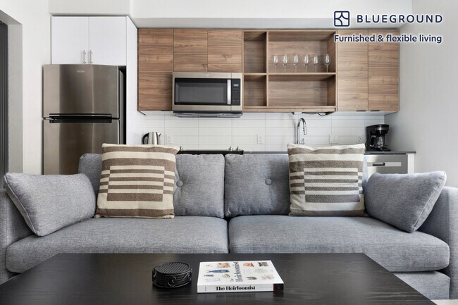 2222 15th Ave W-Unit -FL2-ID934 in Seattle, WA - Building Photo - Building Photo