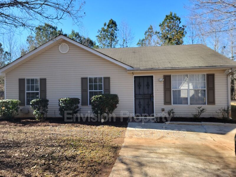 4321 Westglen Dr in Ellenwood, GA - Building Photo