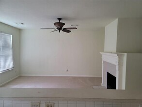 2423 Waterwood Dr in Sugar Land, TX - Building Photo - Building Photo