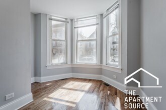 3614 W George St, Unit 2R in Chicago, IL - Building Photo - Building Photo