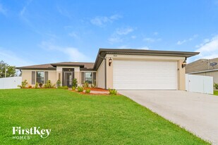 1806 NE 2nd Ave in Cape Coral, FL - Building Photo