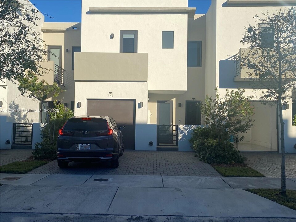 441 SW 91st Ct in Miami, FL - Building Photo