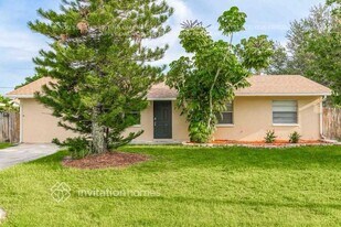 9064 Hamlin Rd W, Unit 1100 Darbyshire Road-1 in Ft. Myers, FL - Building Photo