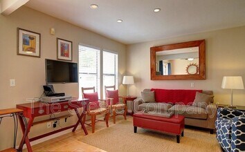 1121 Chino St in Santa Barbara, CA - Building Photo - Building Photo