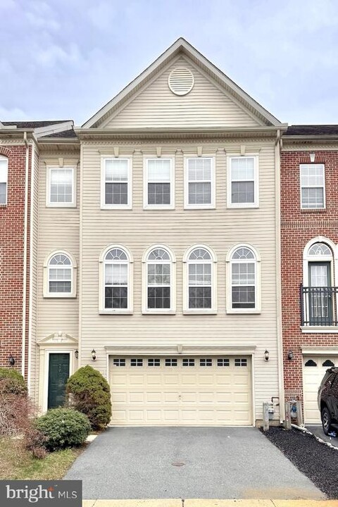 29 Sycamore Ln in Bear, DE - Building Photo