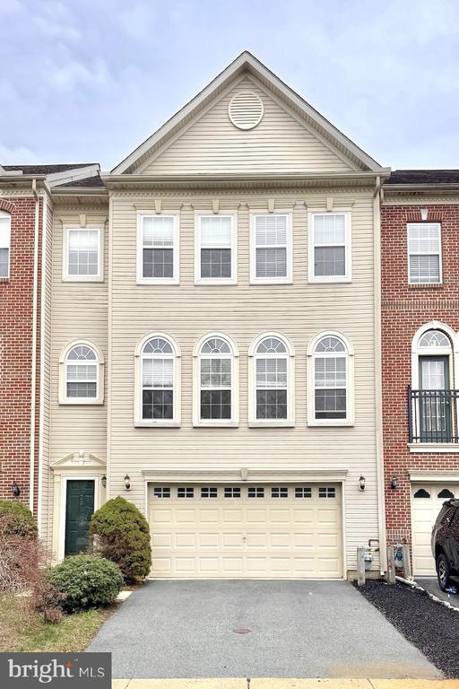 property at 29 Sycamore Ln