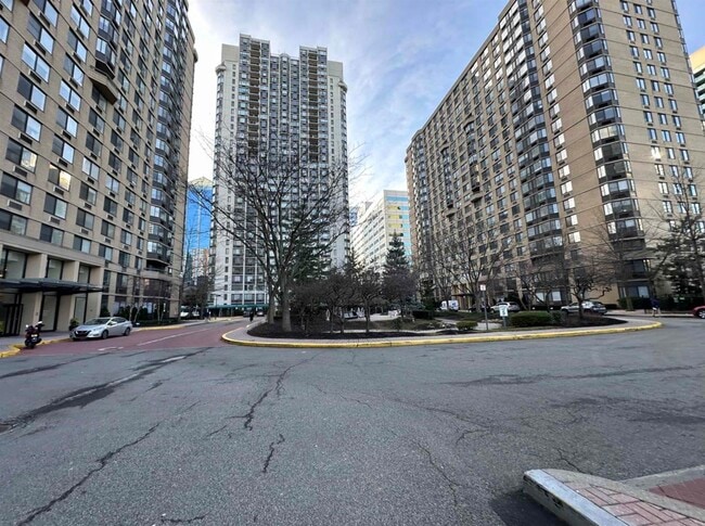 45 River Dr S in Jersey City, NJ - Building Photo - Building Photo
