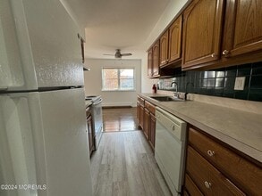 75 Stonehurst Blvd in Freehold, NJ - Building Photo - Building Photo