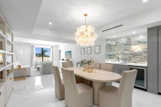 150 Bradley Pl in Palm Beach, FL - Foto de edificio - Building Photo