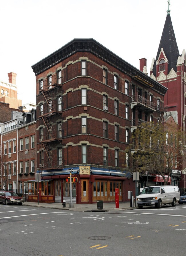 159-163 Christopher St in New York, NY - Building Photo - Building Photo