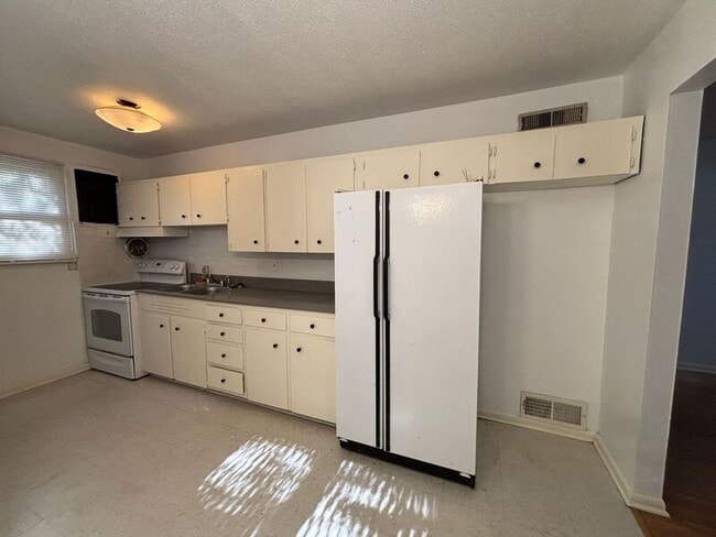 529 Brown Cir Dr in Osawatomie, KS - Building Photo - Building Photo