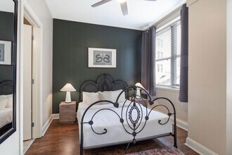 925 Common St in New Orleans, LA - Foto de edificio - Building Photo