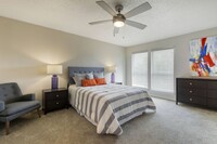 Las Colinas Heights in Irving, TX - Building Photo - Building Photo