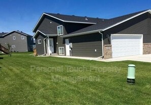 2320 5th St W in West Fargo, ND - Building Photo