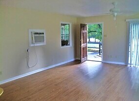 40 County Rd 2213 in Cleveland, TX - Building Photo