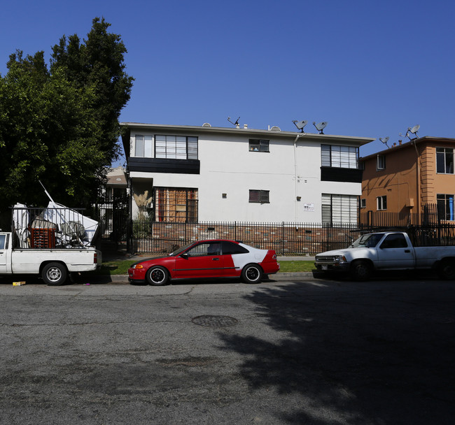 823 S Oxford Ave in Los Angeles, CA - Building Photo - Building Photo