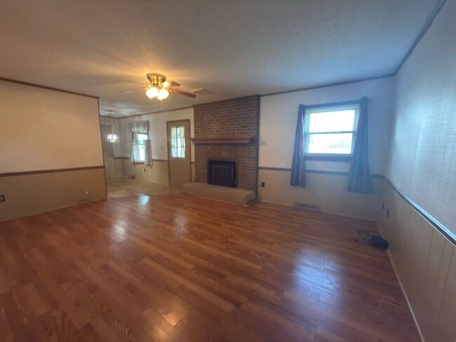 1616 Cave Mill Rd in Bowling Green, KY - Building Photo - Building Photo