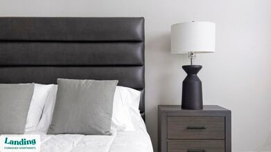 2500 Woodland Park Dr, Unit J302 in Houston, TX - Foto de edificio - Building Photo